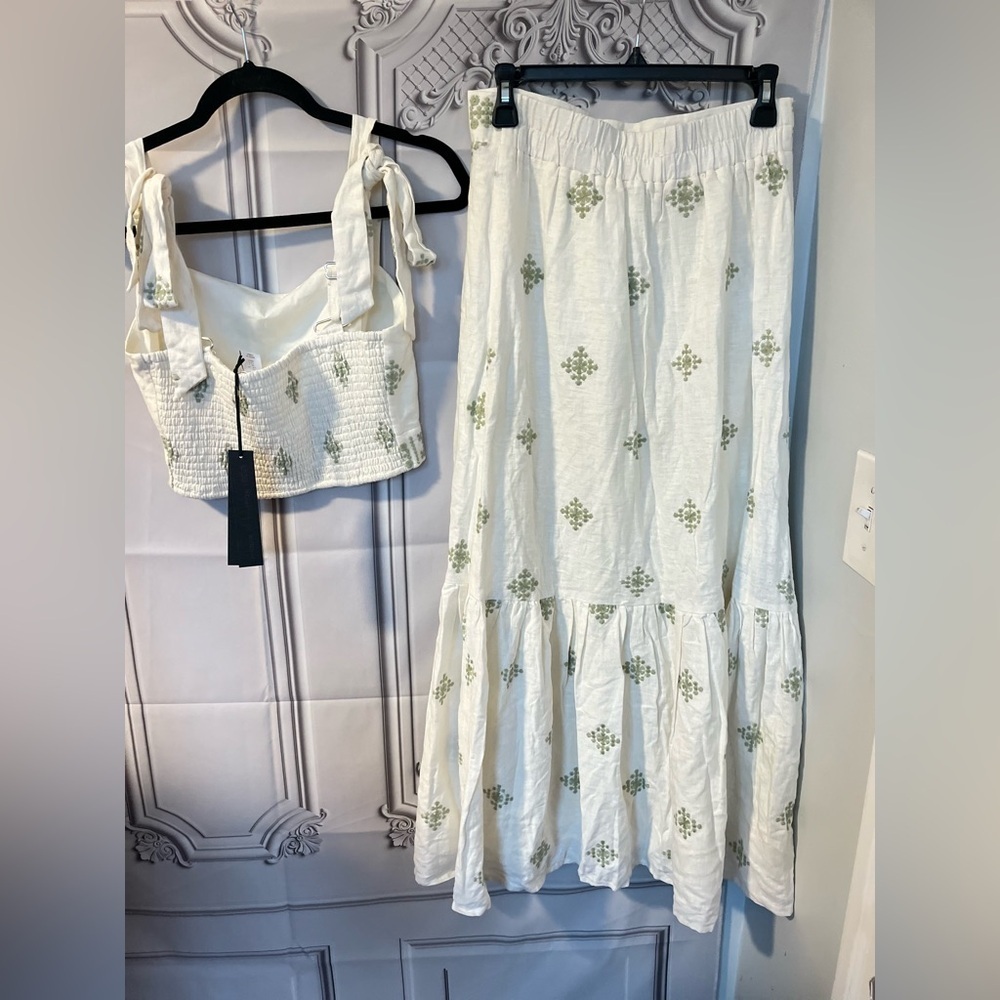 NEW SET HOUSE OF HOUSE EMBROIDERED SKIRT AND TOP
🚨NO DISCOUNT ON THIS SET - Picture 9 of 14